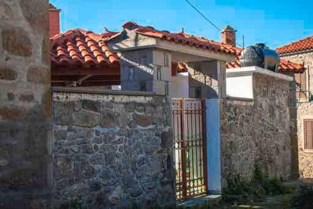 Villa Traditional Stone-Built House With Great View Kontias Exterior foto